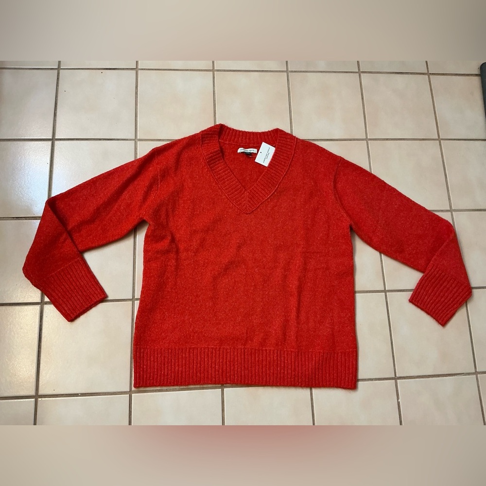 American Eagle Whoa So Soft V-Neck Sweater Sz S NWT! Red